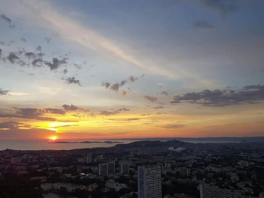 Apartment Superbe Appartement 2 Chambres Avec Vue Sur La Mer Et La Montagne Marseille